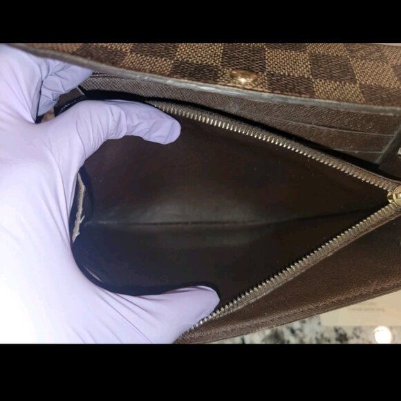 π Louis Vuitton Damier Ebene Sarah Wallet - Picture 9 of 13